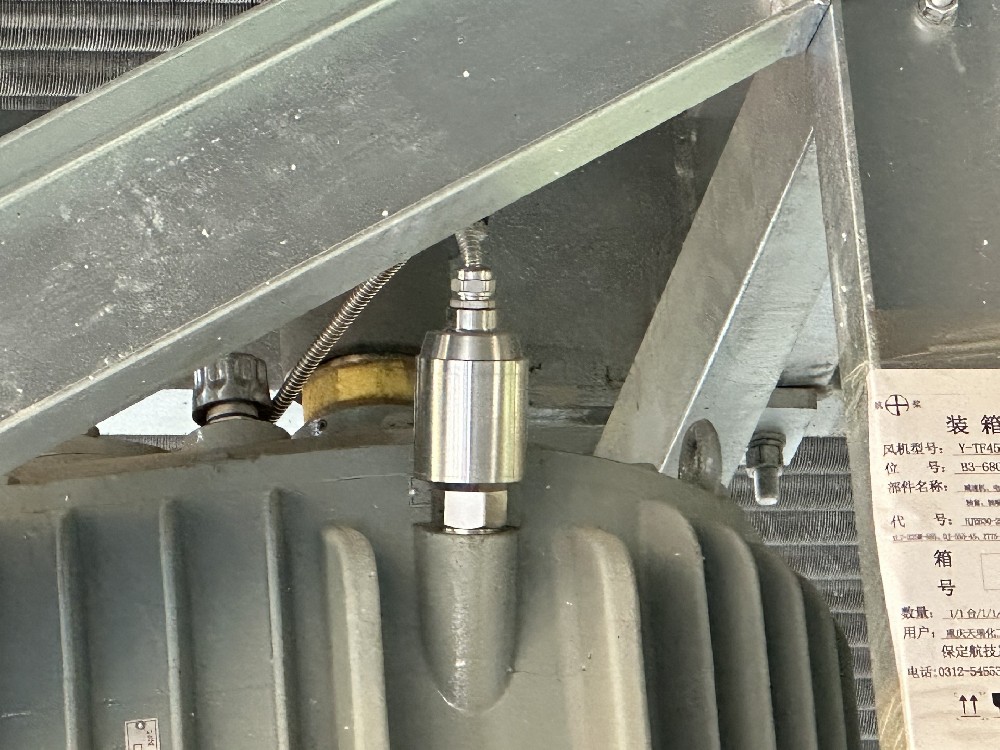 振动温度油温三组合探头在冷却塔上的应用